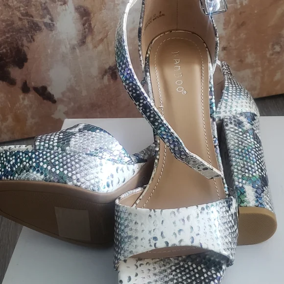 Python Pumps - Picture 1 of 4